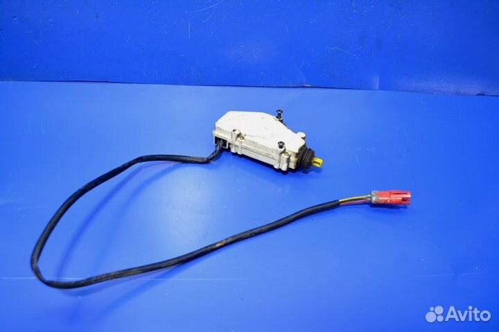 Моторчик центрального замка, левый scania R-series