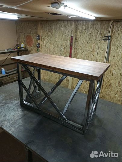 Письменный стол