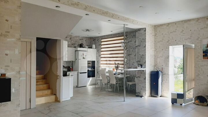 Дом 240 м² на участке 10 сот.