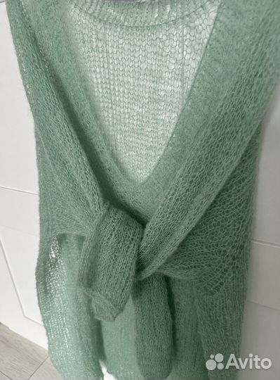 Паутинка с v-образным вырезом из мохера