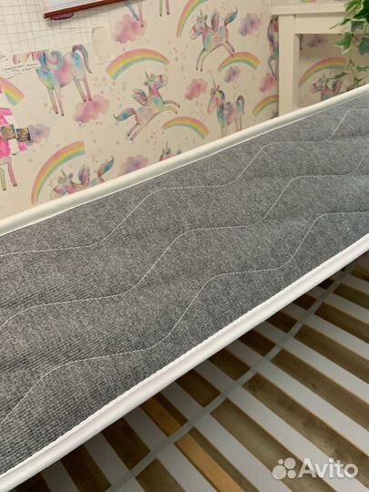 Кровать с матрасом 90*200, матрас мало б/у