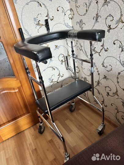 Ходунки роллаторы подлокотные