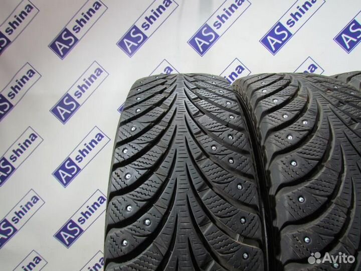 Goodyear UltraGrip Extreme 215/65 R16 96R