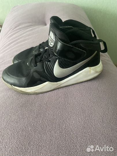 Кроссовки Nike teamhustle
