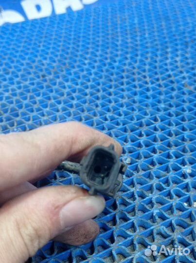 Задний левый датчик abs Renault Logan 1 седан 2009