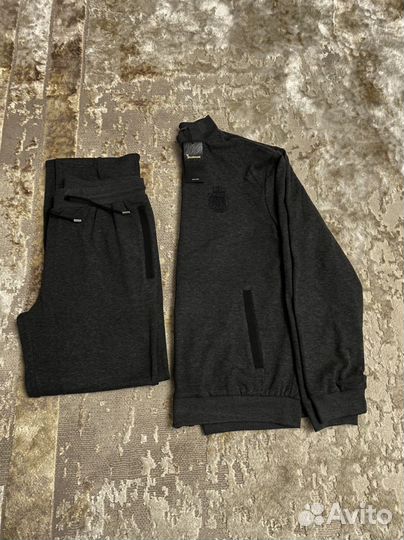 Спортивная форма billionaire