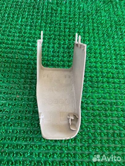 Крышка петли сиденья прав. перед. Toyota Gx470, La