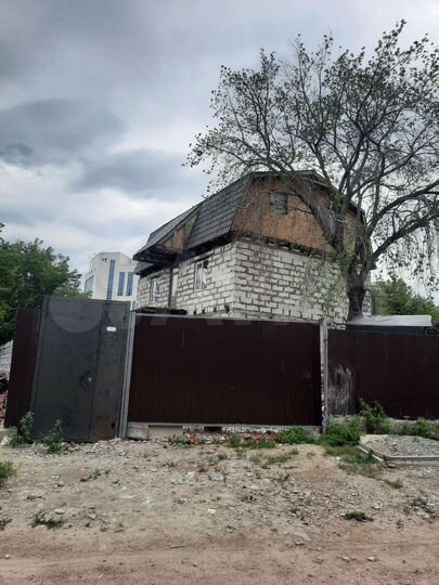 Дом 198 м² на участке 2,9 сот.