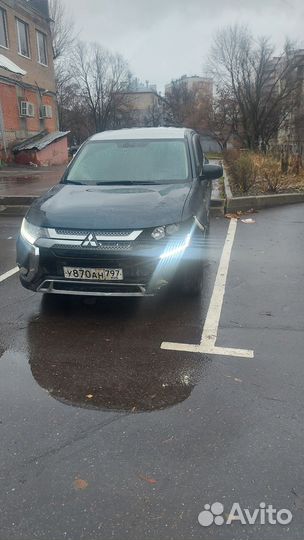 Mitsubishi outlander 3