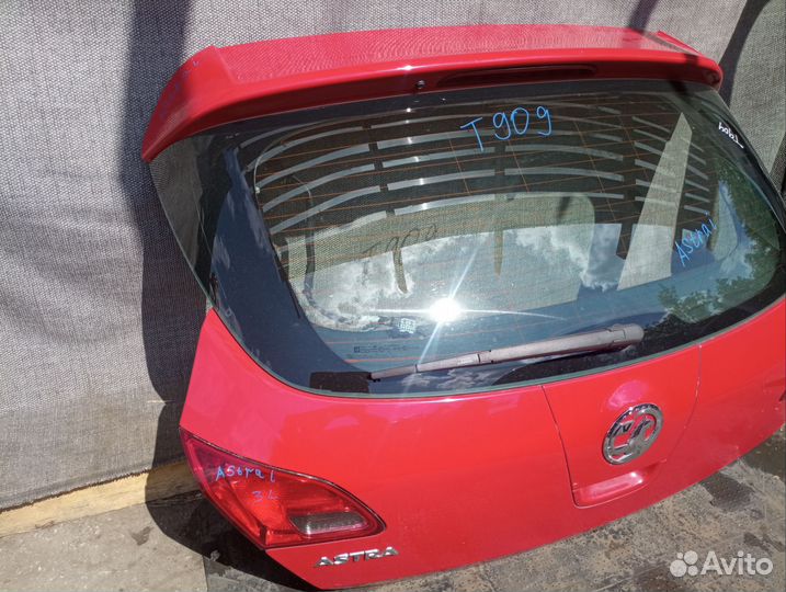 Крышка багажника Opel Astra J хэтчбек