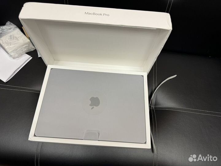 MacBook Pro 16 M2 Pro 1 TB Space Gray MNW93