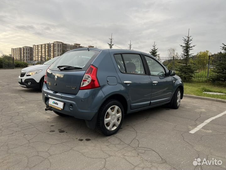 Renault Sandero 1.6 AT, 2012, 64 500 км