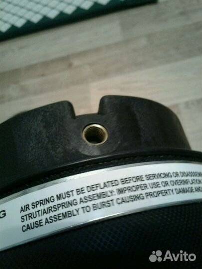 Продам пневмоподушку на мерседес w164