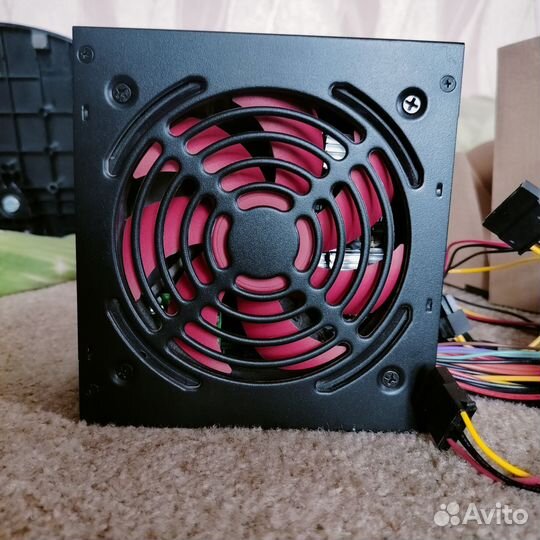 Как новый. Xilence 550w red wings