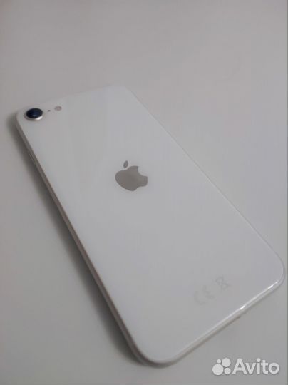 iPhone SE, 64 ГБ