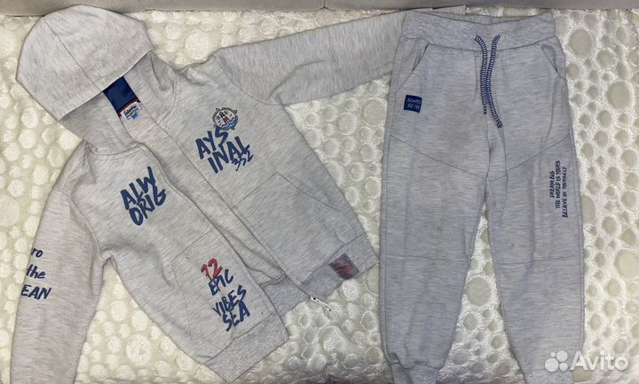 Костюм спортивный