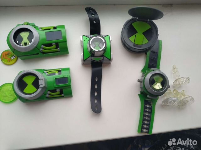 Часы бен 5. Часы бен тен. Ben 10 omni kix omnitrix. Омнитрикс классический 2008 год fx. Часы бен 10 омнитрикс.
