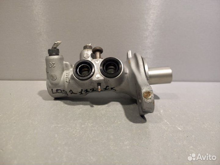 Главный тормозной цилиндр Renault Logan 2 K7MA812