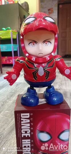 Игрушка человек паук