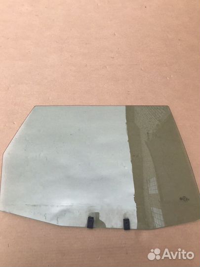 Стекло двери задней Audi A4 (B5) avant (121)