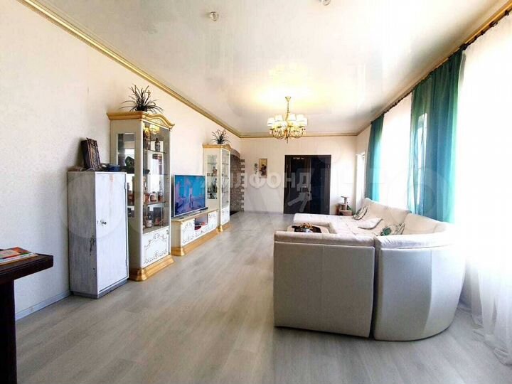 Коттедж 560 м² на участке 30 сот.