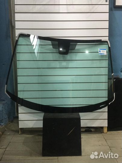 Лобовое стекло Мазда 3