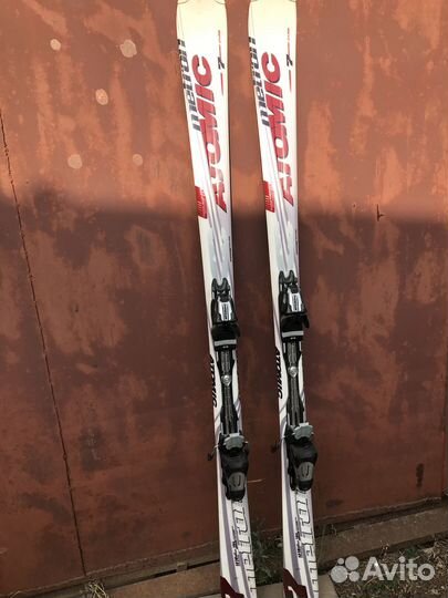 Горные лыжи и ботинки