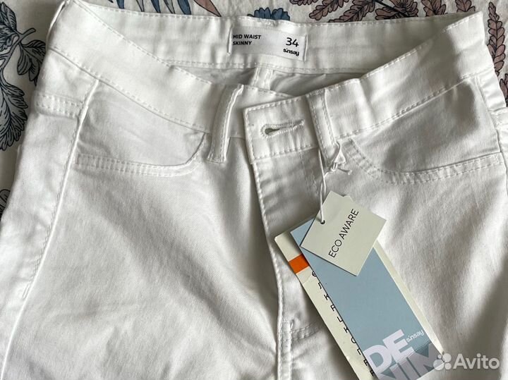 Белые джинсы женские