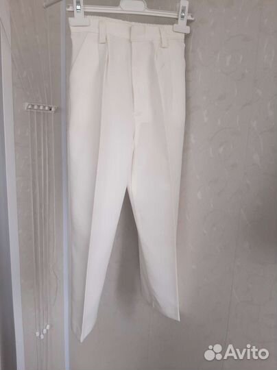 Костюм тройка на мальчика белый 122-128