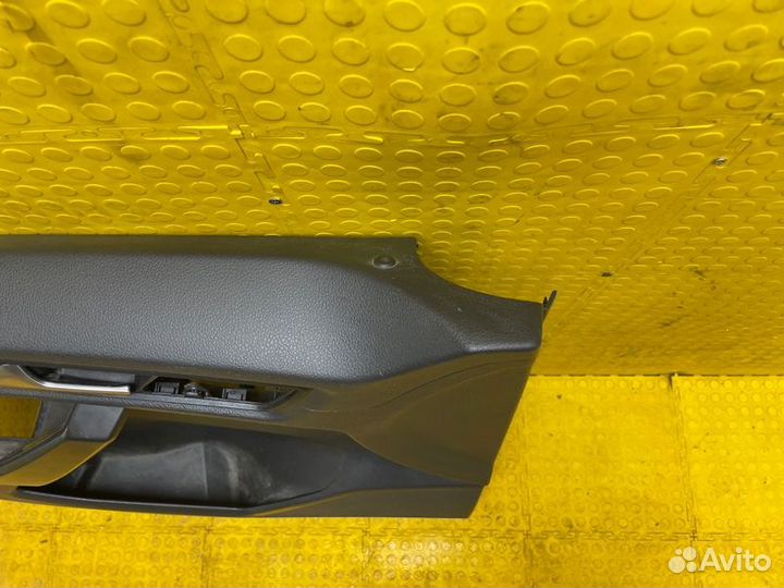 Б/У Обшивка двери - В хорошем состоянииn- Место