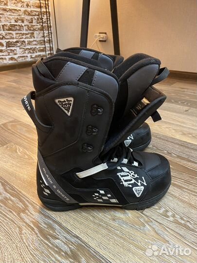 Сноубордические ботинки 42