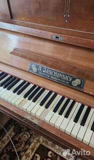 Немецкое старинное пианино