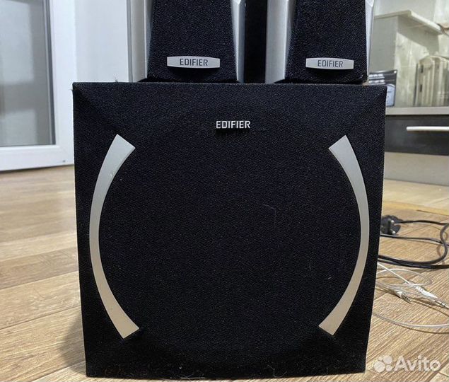 Сабвуфер и колонки Edifier X600