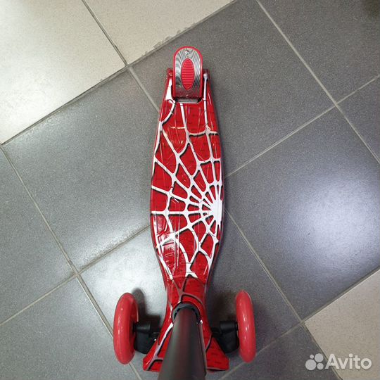Самокат детский человек паук