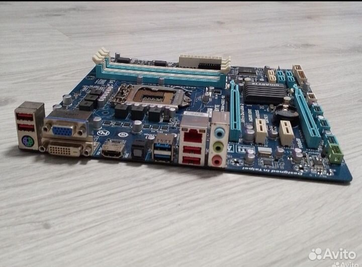 Материнская плата