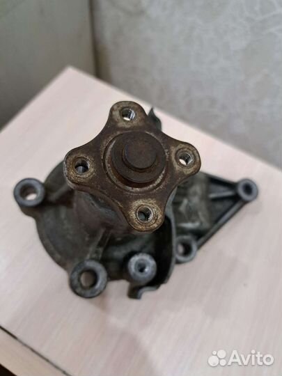 Помпа на hyundai accent