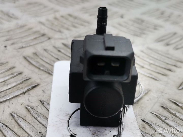 Клапан воздушный для Volkswagen Golf 4 037906283C