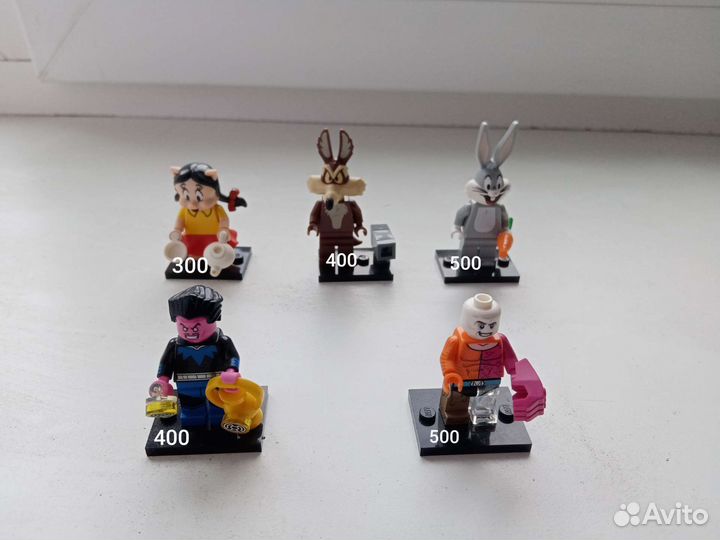 Lego minifigures