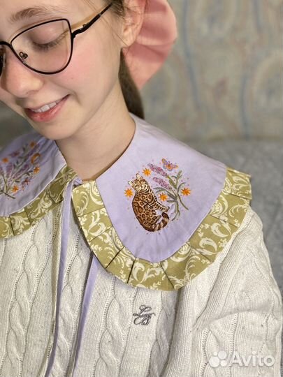 Накладной воротник с вышивкой ручной работы