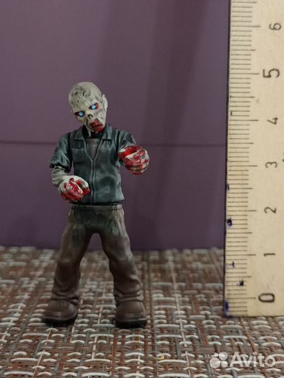 Фигурка Зомби 