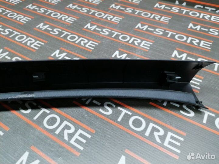 Обшивка двери багажника Volkswagen Touareg 7L BHK