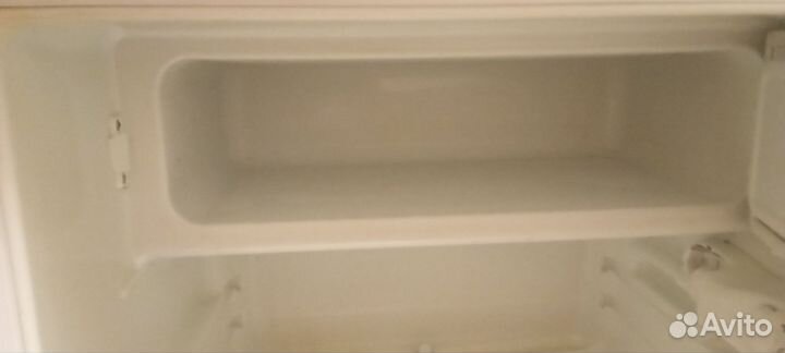 Холодильник маленький с морозилкой