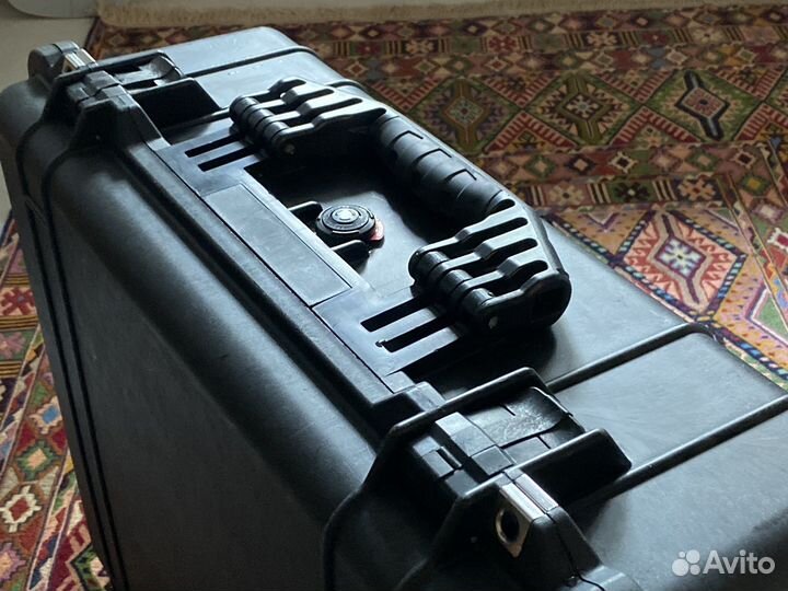 Ударопрочный кейс Pelican Peli 1600 с поропластом