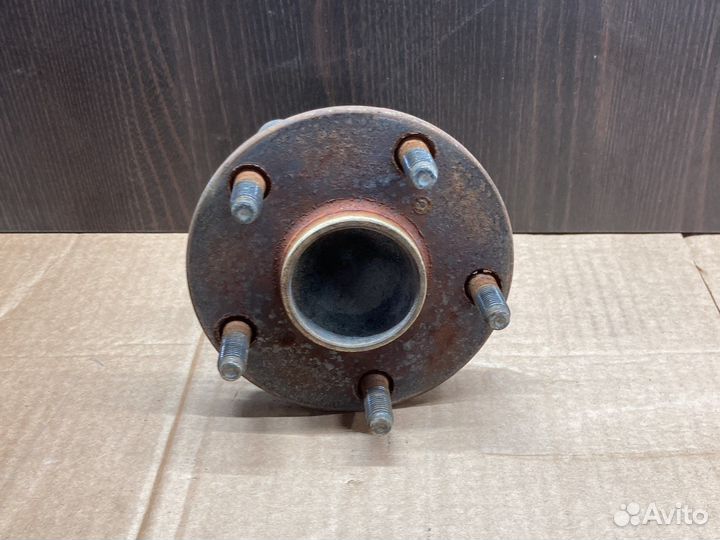 Ступица передняя Lexus GS250 GS450 RC200 RWD