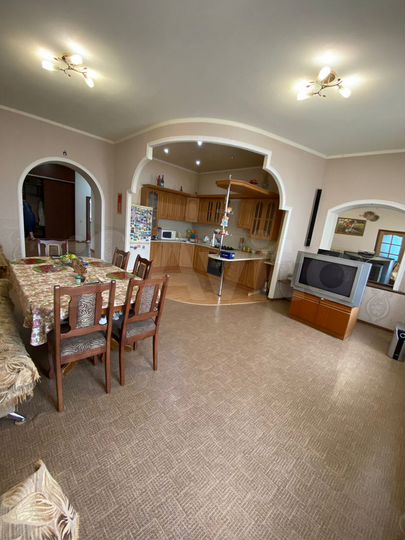 3-к. квартира, 222 м², 2/2 эт.