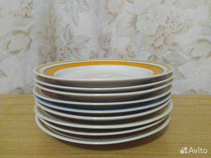 Тарелки, блюдца