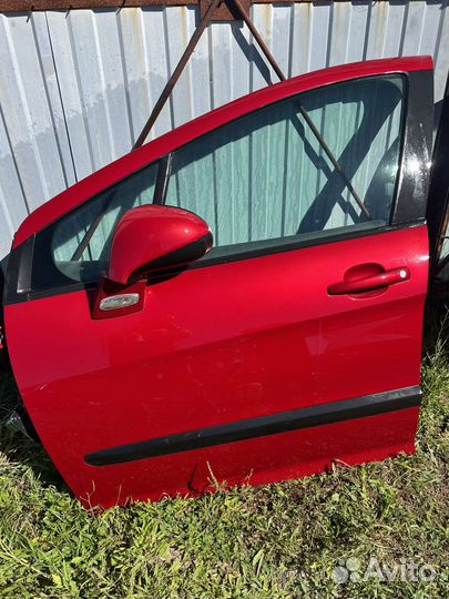 Дверь передняя левая Peugeot 308
