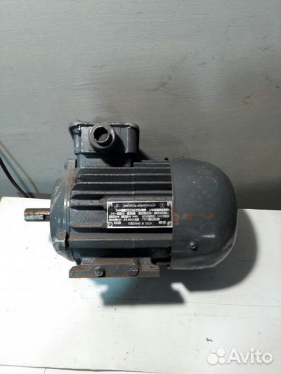 Асинхронный электродвигатель 4амх71В4У3 0,75кВ