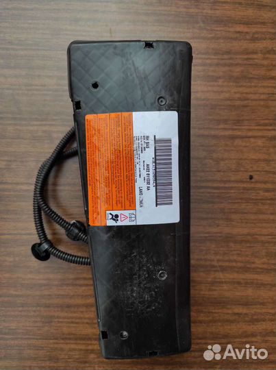 Подушка безопасности в сиденье Land Rover