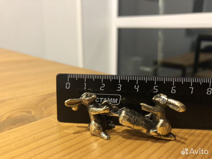 Фигурка заяц «тяни-толкай»